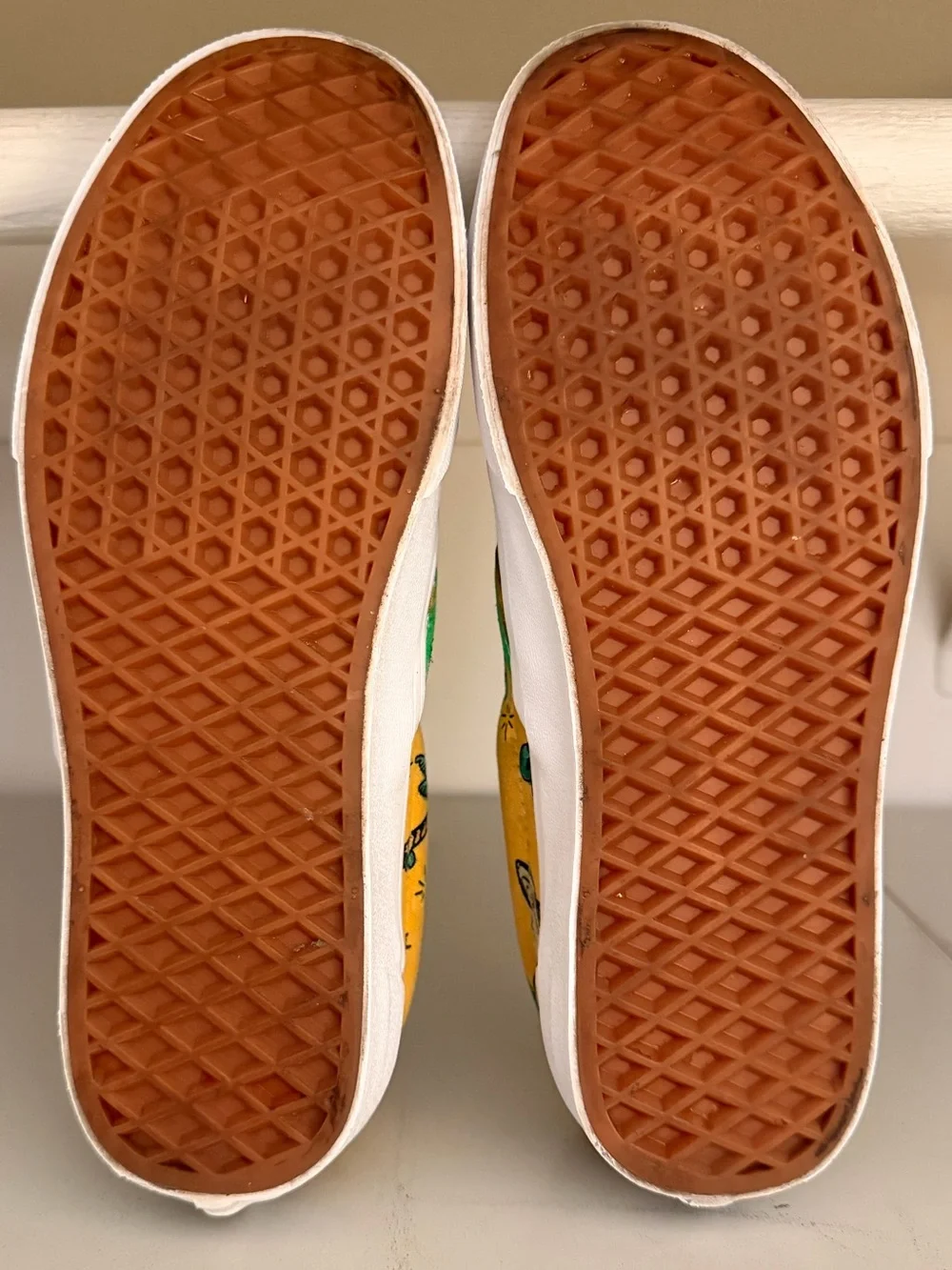 Vans Classic Slip - On Shoes Unidentified U-Paint Aliens UFOs Men 7 Women 8.5